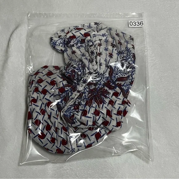 Poupette St Barth Size 0 3/4 sleeve romperwhite blue floral print